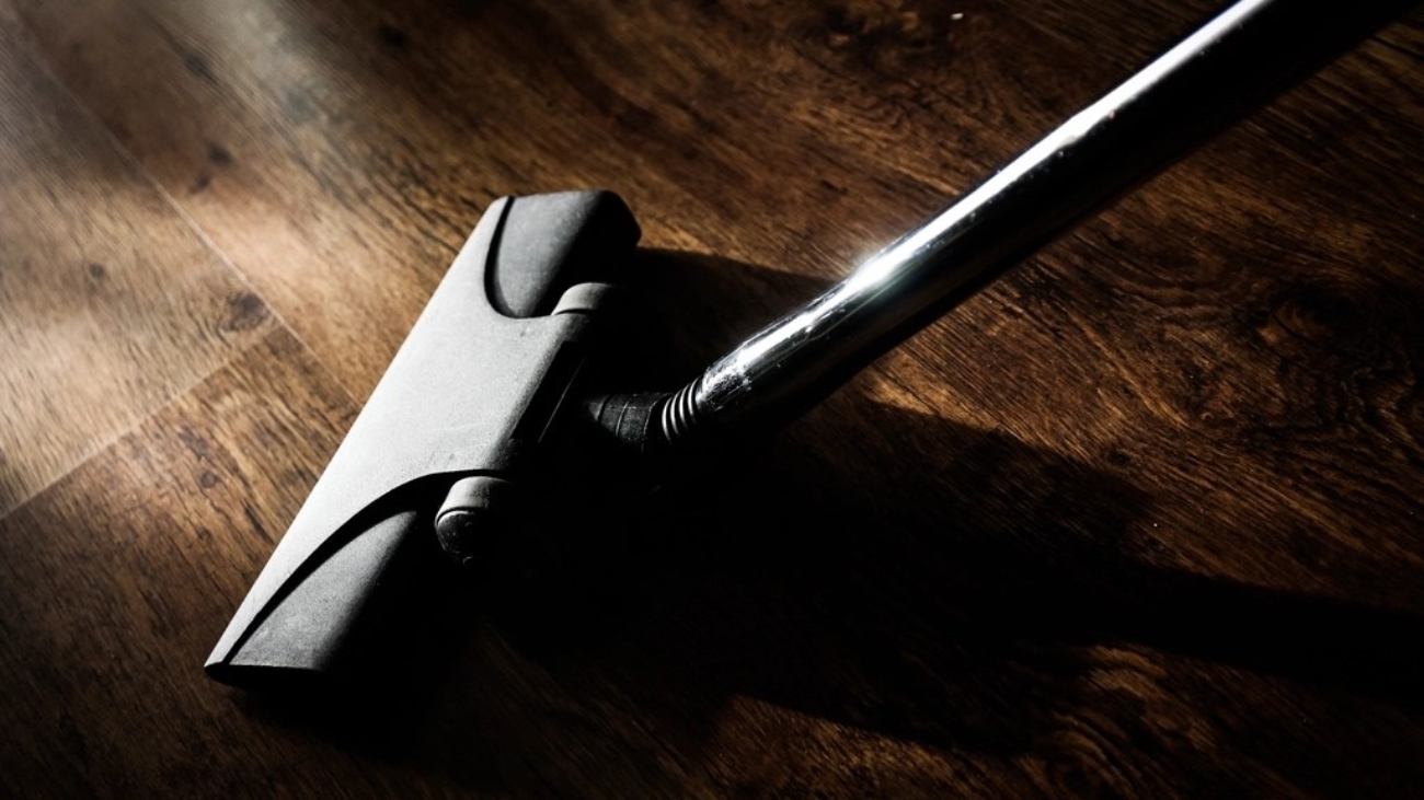 Free vacuum cleaner image by Unknown (CC0) https://www.rawpixel.com/image/5903507/photo-image-public-domain-room-free